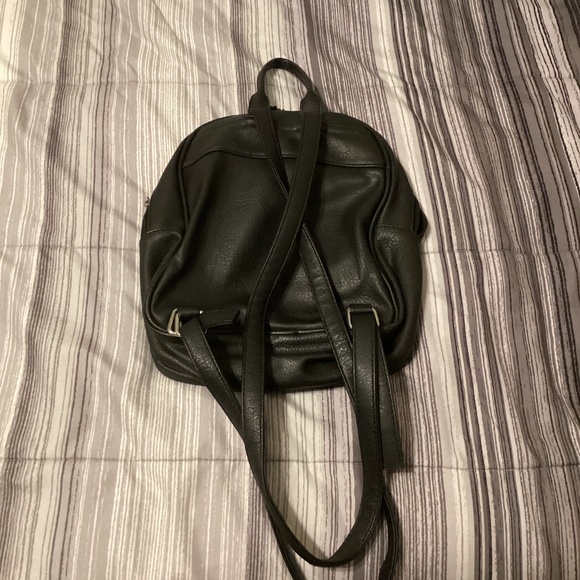 Cute black mini backpack - Picture 2 of 2